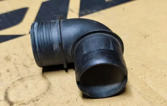Chrysler 300 - 300C Engine coolant pipe/hose