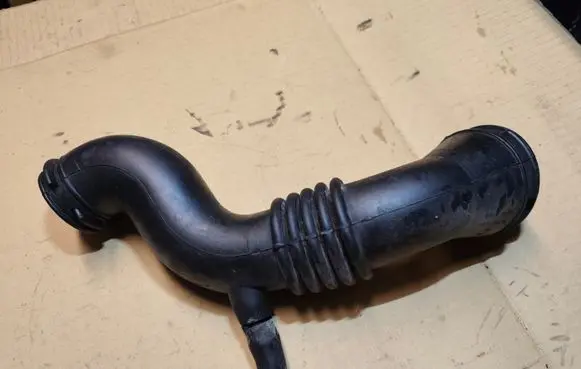 Jeep Cherokee XJ Air intake hose/pipe