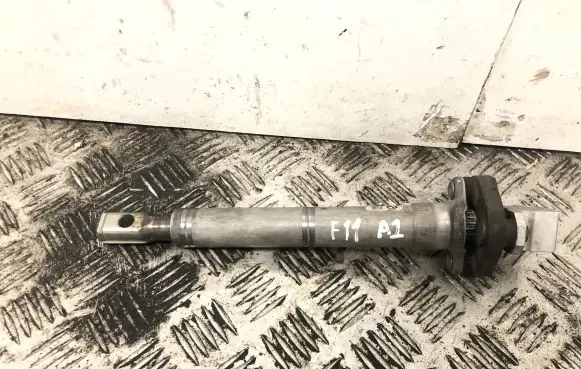 BMW 5 F10 F11 Steering column universal joint 6776109