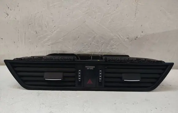 Skoda Superb B8 (3V) Dash center air vent grill 3V0820951B
