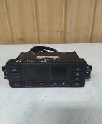 Audi A4 S4 B5 8D Climate control unit 8L0820043D D750301 5HB00760804