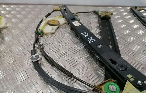 Audi A8 S8 D4 4H Front window lifting mechanism without motor 4H0837461A