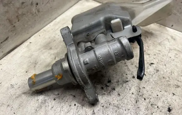 Nissan X-Trail T31 Master brake cylinder 0204223192
