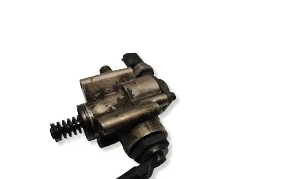 Audi A6 S6 C6 4F Fuel injection high pressure pump 06E025G