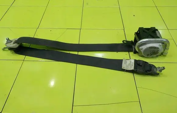 Mazda CX-7 Front seatbelt EH64RH 13AB11