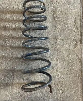 Toyota Avensis T220 Rear coil spring