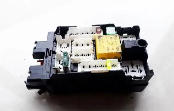 Citroen C4 II Fuse box set 9665492680