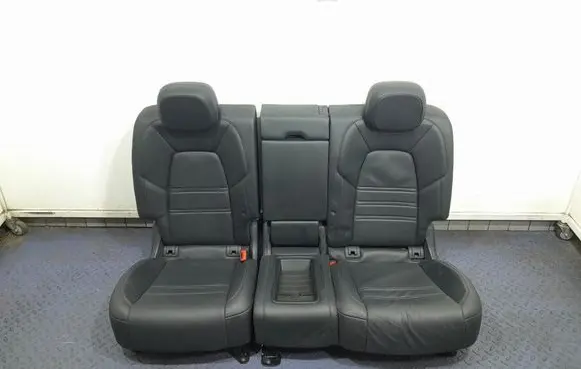 Porsche Cayenne (9PA) Second row seats 