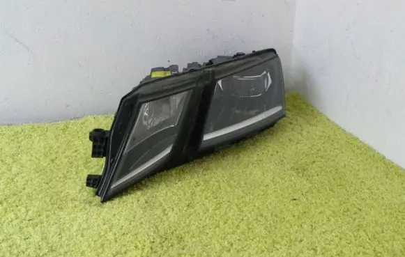 Skoda Octavia Mk3 (5E) Headlight/headlamp