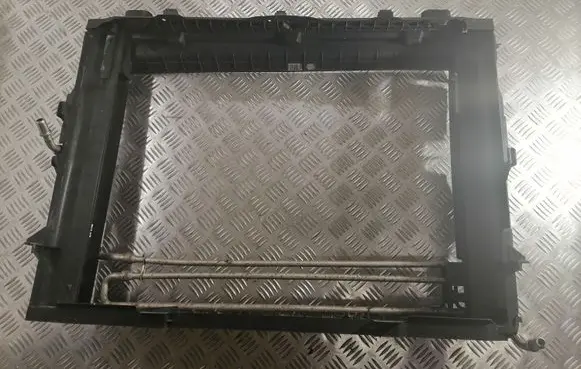 BMW 5 E60 E61 Radiator support slam panel bracket 7571448