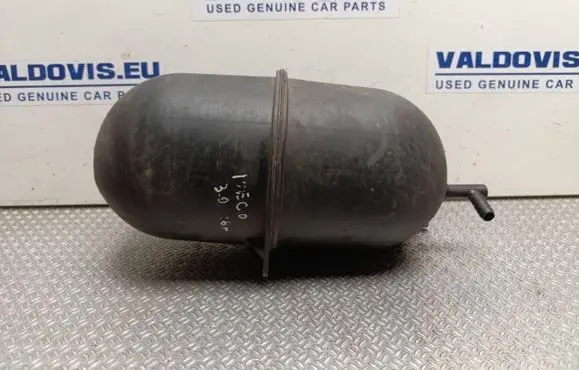 Vacuum air tank