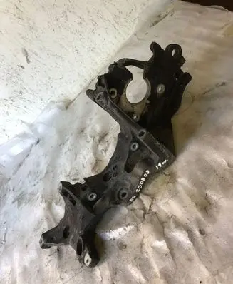 Audi A4 S4 B9 A/C compressor mount bracket 04l903143de