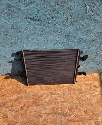 Mercedes-Benz CLA C118 X118 Coolant radiator A2475000403