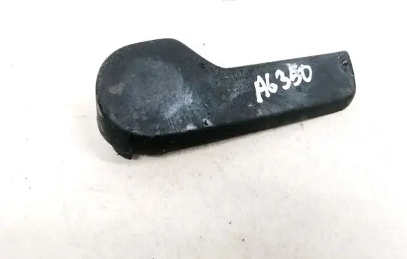 Engine bonnet (hood) release handle