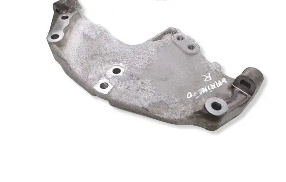 Renault Trafic II (X83) Engine mounting bracket 8200741758