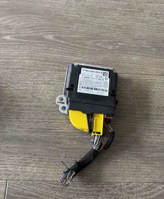 Mercedes-Benz GLA W156 Airbag control unit/module A1179001702