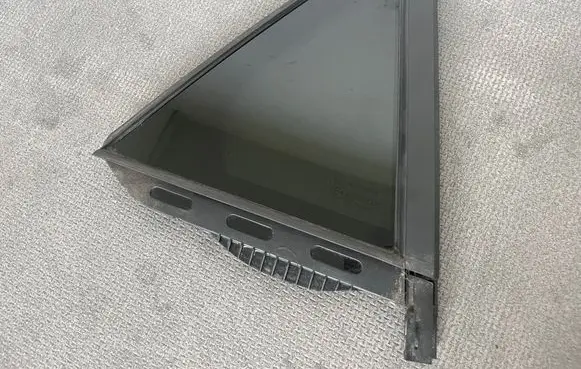 Peugeot 2008 II Rear door window glass 9825845280 9825845380