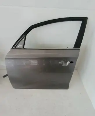 KIA Carens III Front door