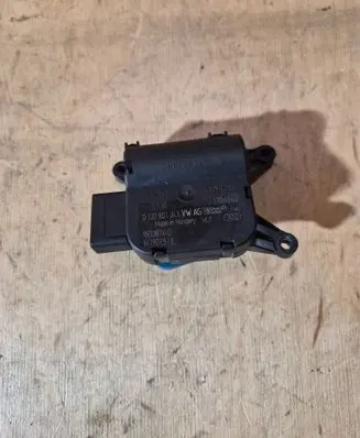 Audi A3 S3 8P Air flap motor/actuator 983387XD 1K1907511E 0132801343