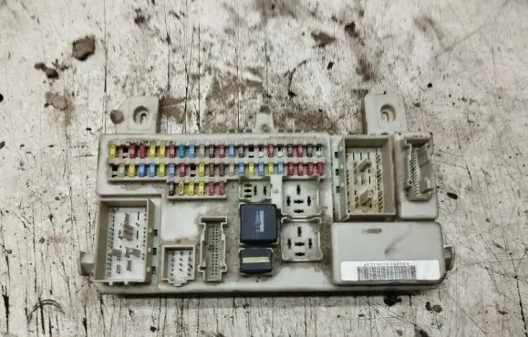 Ford Focus C-MAX Fuse module 30S519099303
