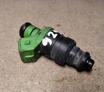 Audi A6 S6 C5 4B Fuel injector 078133551BB