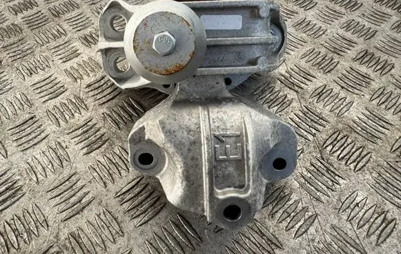 Nissan Qashqai J12 Engine mount vacuum valve NN-EB0124-308