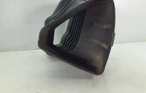Audi A6 S6 C6 4F Air intake duct part 4F0129739B