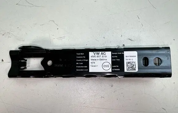 Audi A5 Seat belt height adjuster 4M0857819