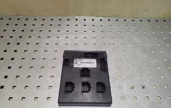 Audi A5 8T 8F Comfort/convenience module 8K0907063C F005V00750