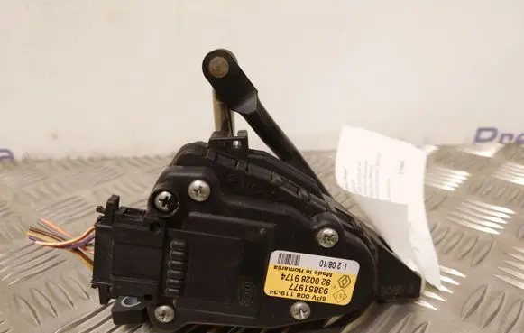Renault Trafic II (X83) Accelerator throttle pedal 8200289174 93851977 6PV00811934