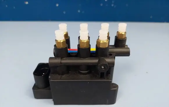 BMW 7 G11 G12 Air suspension valve block 4725530100 37206861882 4154039200
