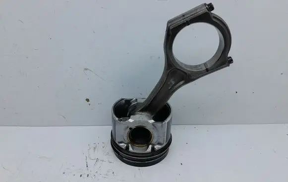 Subaru XV I Piston with connecting rod 
