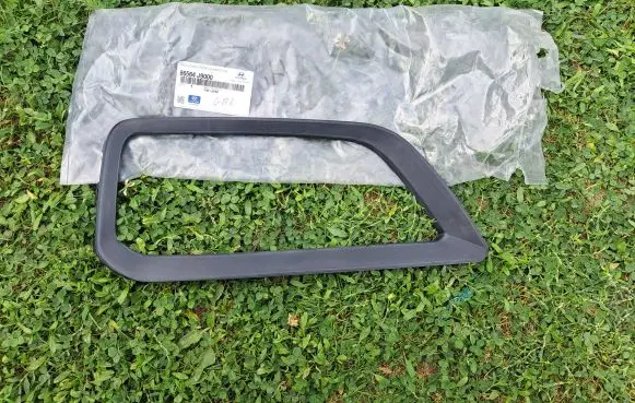 Hyundai Kona I Under headlight/headlamp trim 86564J9000 LE304QR03 F65133880