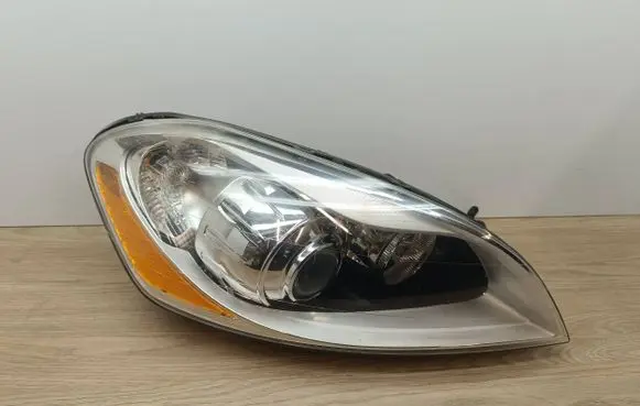 Volvo XC60 Headlight/headlamp 30763138 89902827