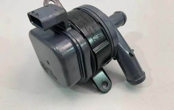 Volvo XC90 Electric auxiliary coolant/water pump 32222255