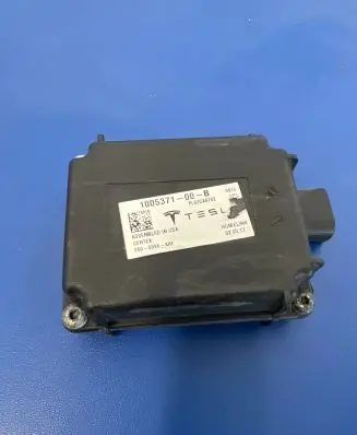 Tesla Model S Other control units/modules 100537100B