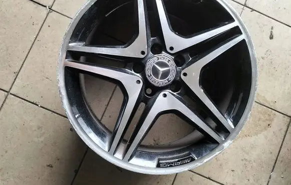 Mercedes-Benz R AMG W251 R12 alloy rim