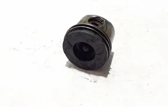 Volvo XC70 Piston with connecting rod 30750674