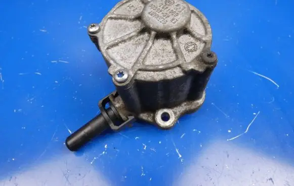 Mercedes-Benz CLA C117 X117 W117 Vacuum pump