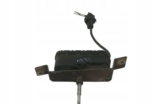 Volvo S60 Front wiper linkage and motor 8620960