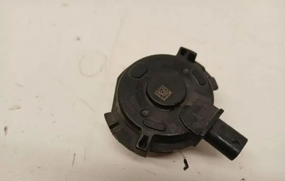 BMW 5 G30 G31 G38 Camshaft vanos timing valve 7614288 11367614288