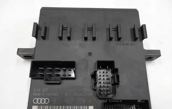 Audi A4 S4 B7 8E 8H Comfort/convenience module 8E0907279K