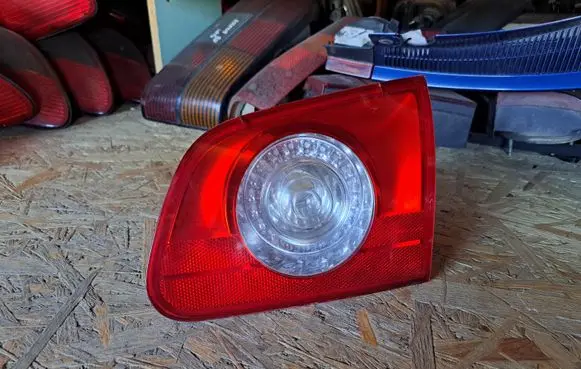 Volkswagen PASSAT B6 Tailgate rear/tail lights 3C9945094