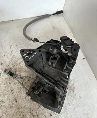 Volvo XC60 Front door lock 30799308