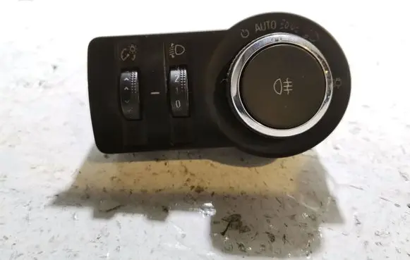 Opel Insignia A Light switch 3268696