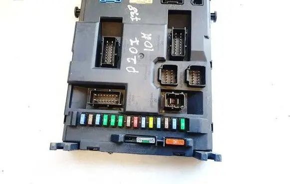 Peugeot 207 Fuse box set 9664983180 20529255
