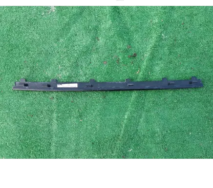 Volvo XC90 Front bumper splitter molding 880019028
