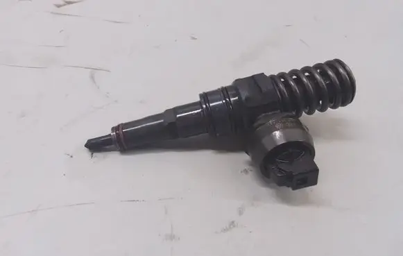 Volkswagen Phaeton Fuel injector 07Z130073H