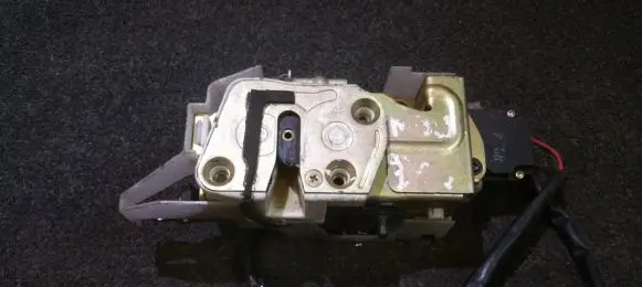 Mazda 323 Front door lock