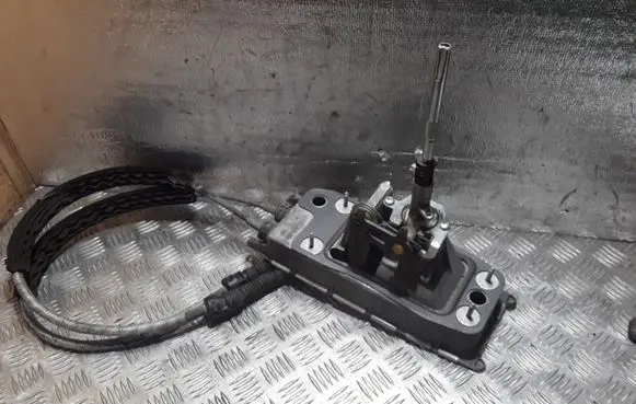 Volkswagen Touran I Gear shift cable linkage 1T0711049M 1T0711266B 1T0711265B